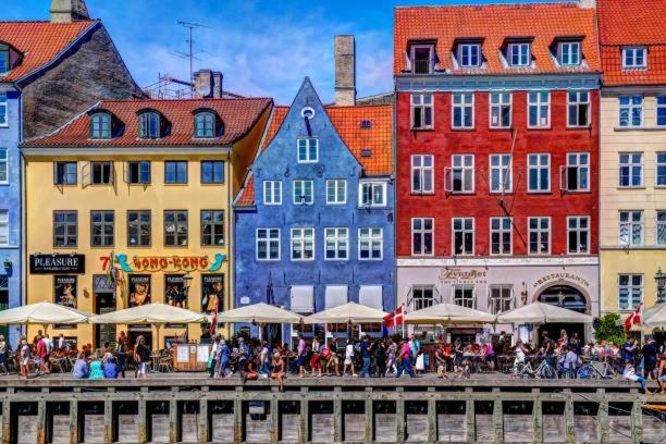 Location - By Tivoli Nyhavn & Metro Lejlighed København